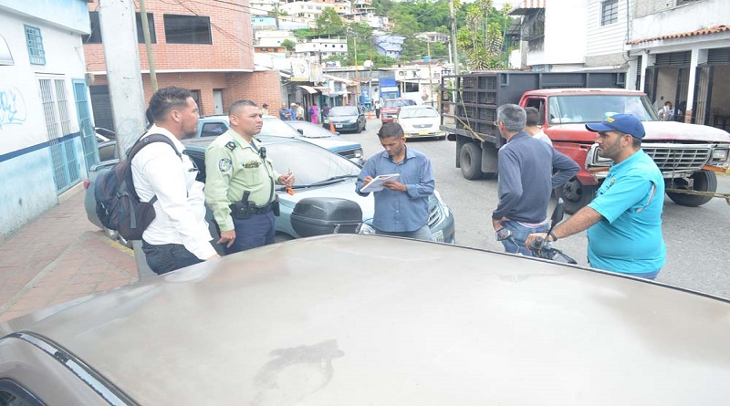 Concejales y comerciantes de Carrizal discuten propuestas para mejorar la movilidad vial