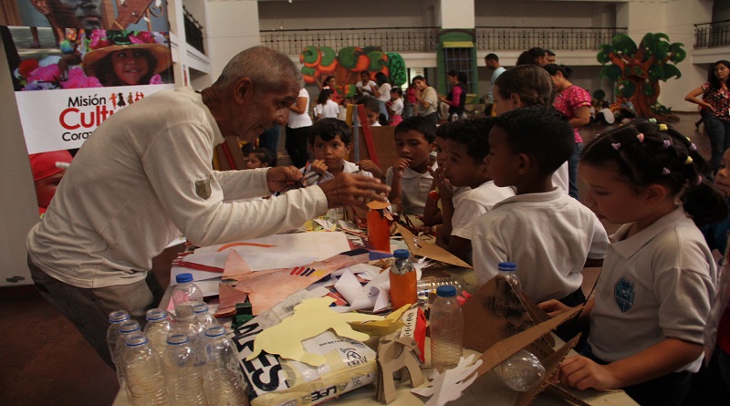 Fundación Misión Cultura estimulo en la Filven a decenas de niños a reusar y reciclar