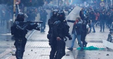 Reportan fuerte represión en jornada de paro nacional en Colombia