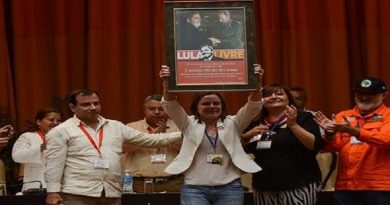 Cuba entrega medio millón de firmas exigiendo libertad del expresidente brasileño Lula da Silva (Foto ACN/ TeleSUR)