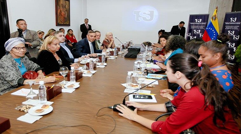 TSJ instaló mesa de trabajo con colectivos feministas