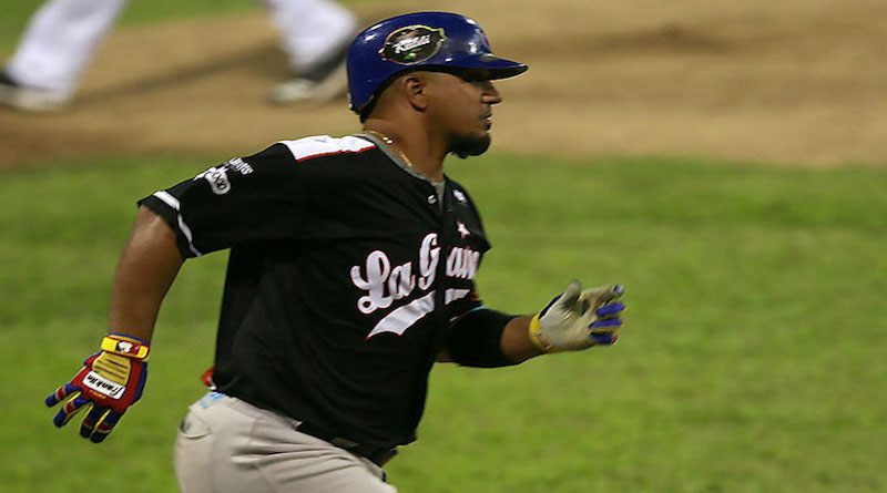 Tiburones emboscó a Cardenales en el noveno inning