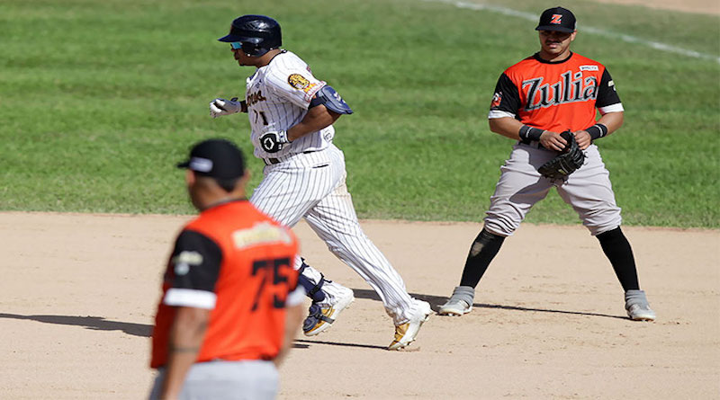 Leones y Águilas dividieron en jornada dominical