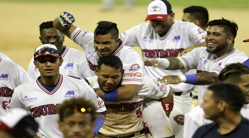 Tiburones se hizo con el primer lugar de la tabla de posiciones
