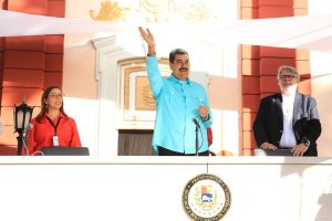 Comunicadores del mundo clausuran Congreso en Caracas con presencia del presidente Maduro