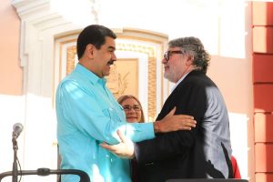 Comunicadores del mundo clausuran Congreso en Caracas con presencia del presidente Maduro