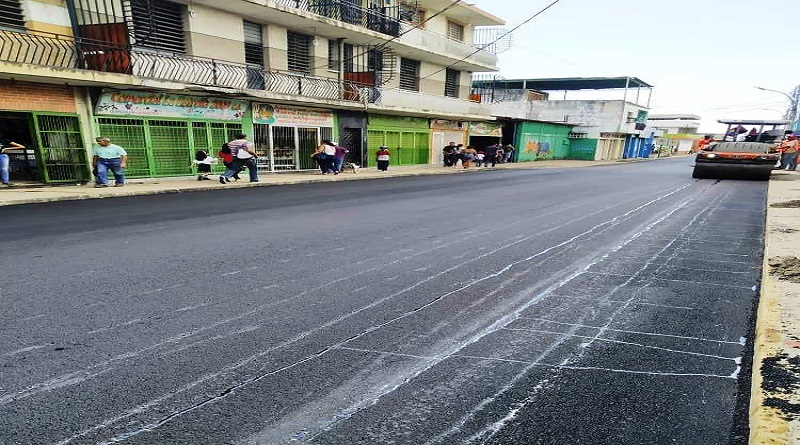 Gobierno Bolivariano de Libertador en Aragua asfalto en su totalidad la Calle Bolívar de Palo Negro