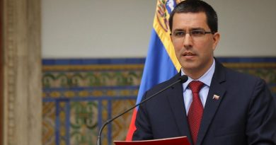 Canciller Arreaza lamentó partida física de Argenis Ferrer Vargas
