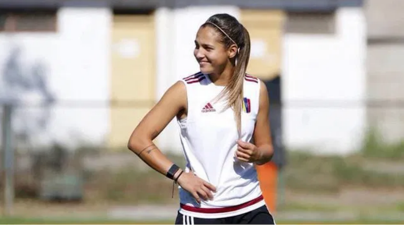 Deyna Castellanos finaliza el 2019 con nuevo contrato firmado