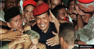 Hace 21 años el pueblo venezolano alzó las banderas de Bolívar, Zamora y Robinson al elegir al comandante Chávez como Presidente