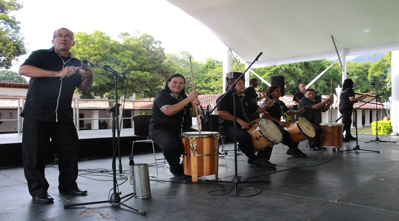 Conjunto musical Seguimos Gaiteando presente en Casona Cultural "Aquiles Nazoa"