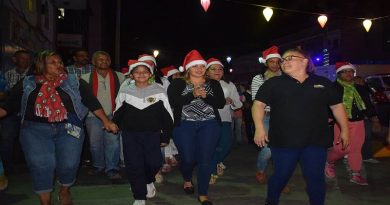 La alcaldesa Wisely Álvarez recorrió en Ruta Turística Navideña de Los Teques