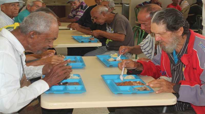 Garantizan almuerzos diarios a más de 2 mil adultos mayores en Carabobo