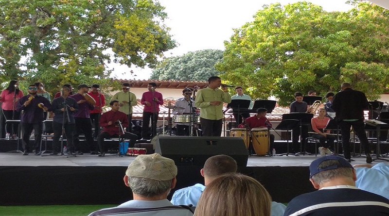Orquesta Latino Caribeña Simón Bolívar llenó la Casona Cultural Aquiles Nazoa