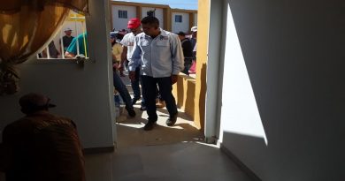 Ministro Villarroel inspecciona urbanismo en La Guaira
