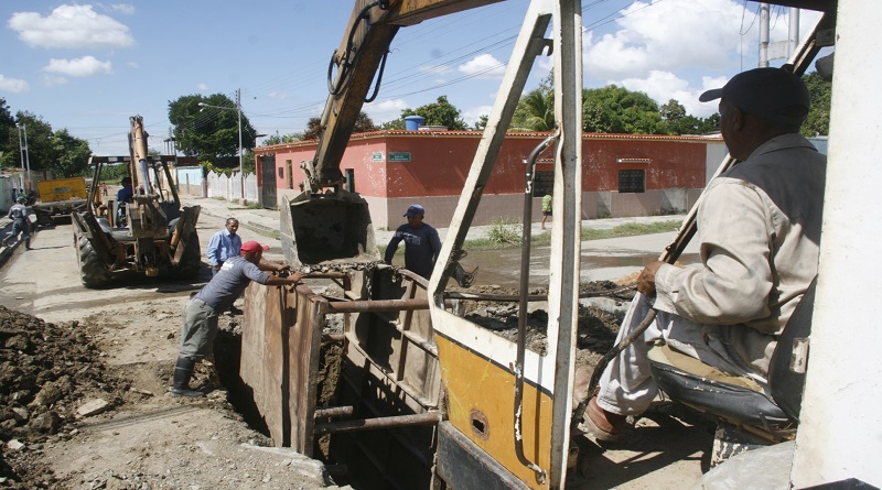 Gobierno Bolivariano ejecuta trabajos de sustitución de colector de aguas servidas en Aragua