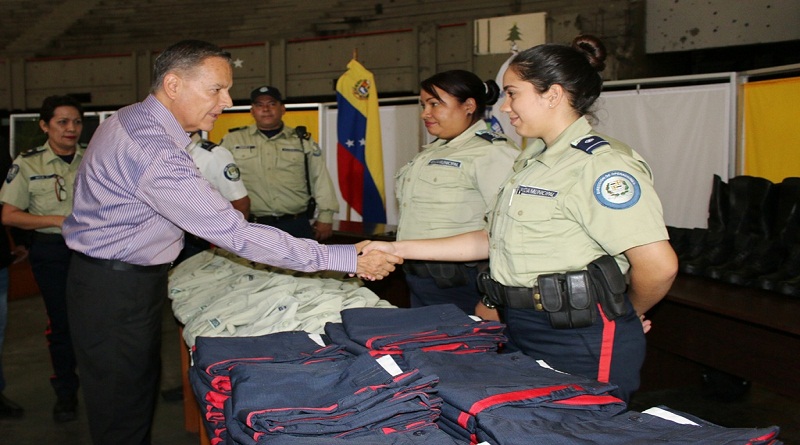 Funcionarios de PoliSucre recibieron dotación de uniformes