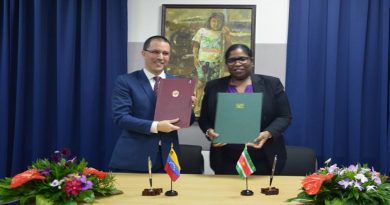 Cancilleres de Venezuela y Surinam suscriben declaración conjunta para profundizar relaciones bilaterales