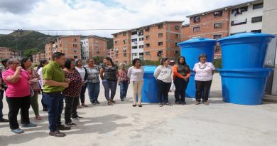 Frente Preventivo entregó tanques azules en Cacique Tiuna