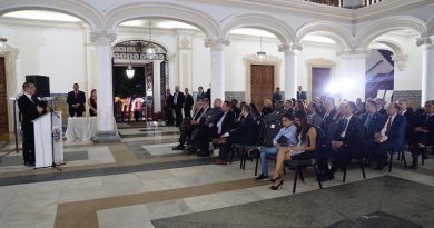 Canciller Arreaza al Cuerpo Diplomático en cierre de año: Celebramos la navidad con victoria del pueblo