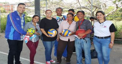CVG Fundeporte entregó material deportivo al Liceo Oscar Luis Perfetti