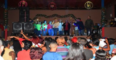 Alcaldesa del municipio Guaicaipuro inicia fiestas navideñas en Tácata