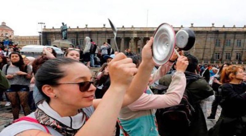 Convocan a cacerolazo en Colombia en rechazo a reforma tributaria