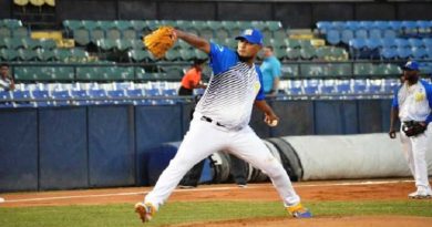 Navegantes del Magallanes blanquearon este lunes a Águilas del Zulia 4-0