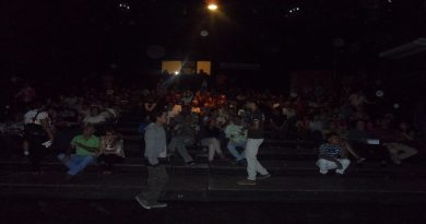 La obra "Oscuro, de Noche" inauguró a sala llena el Festival de Occidente
