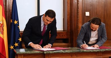 PSOE y Unidas Podemos firman acuerdo de coalición "histórico" en España