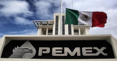 México buscará relanzar la producción petrolera y reducir la deuda de Pemex en 2020