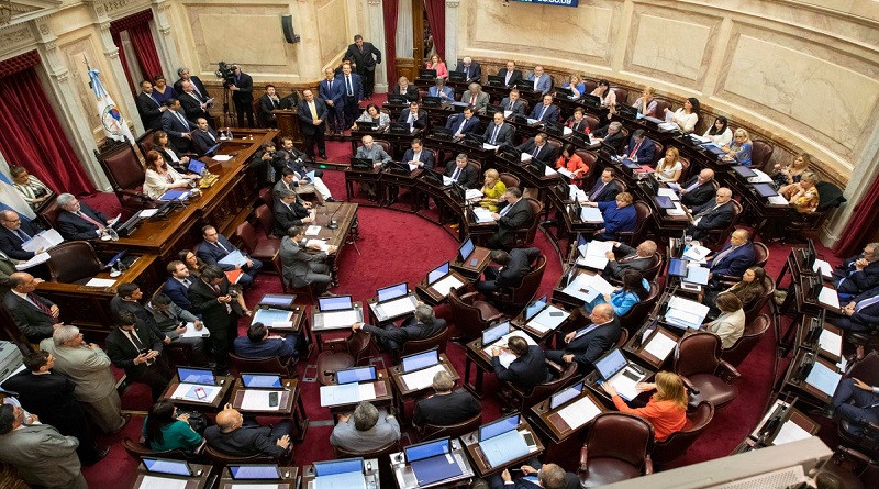 Aprueban en Argentina ley de emergencia y solidaridad social
