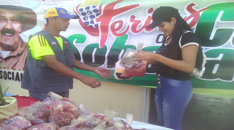 Más de 20 toneladas de alimentos distribuyeron a mil 900 familias aragüeñas