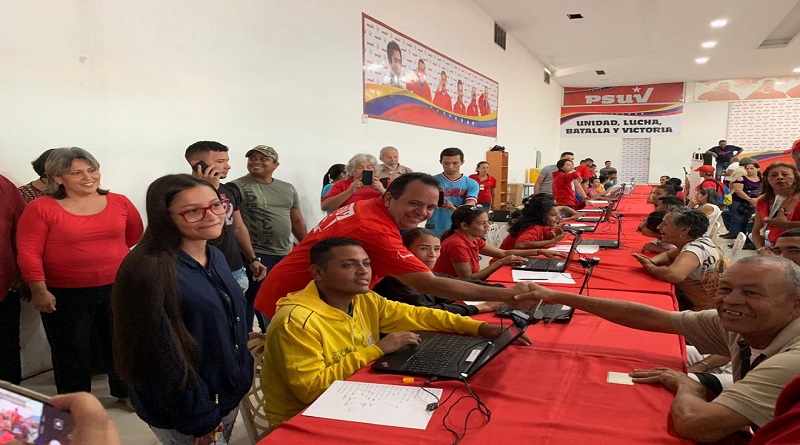 Casa del PSUV en Aragua se desbordó por 2do día consecutivo durante jornada de carnetización