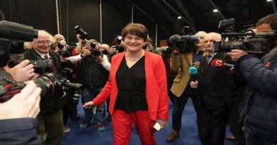 Arlene Foster es la nueva ministra principal de Irlanda del Norte tras pacto para restaurar autonomía