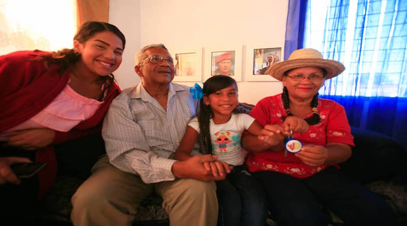 GMVV | 30 familias de educadores reciben llaves de sus viviendas en Urbanismo Valle de la Cumaca en Carabobo