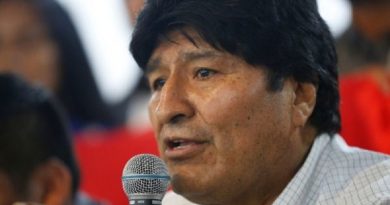 Denuncian que decreto de gobierno de facto boliviano plantea privatización ilegal de servicios básicos