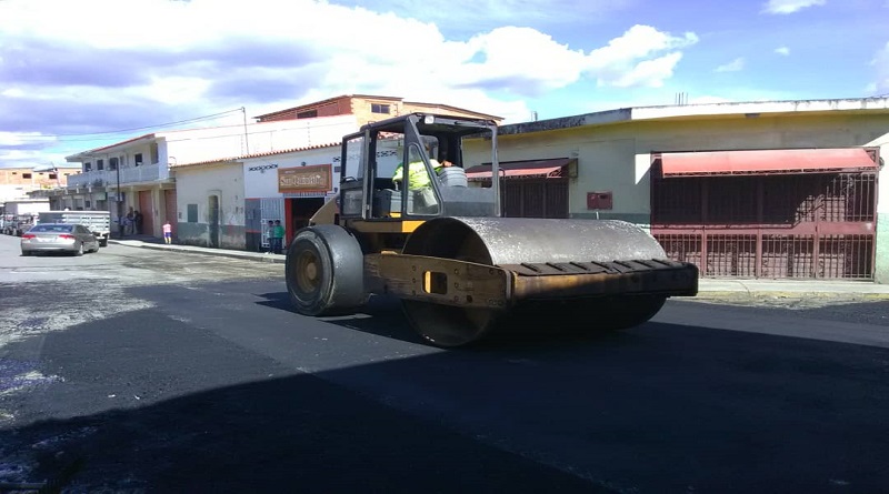 Un total de 28 toneladas de asfalto fueron distribuidos en Sarare estado Lara