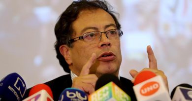 Petro pide a Cancillería sanciones contra Guaidó por declaraciones en su contra