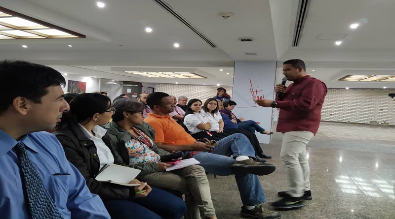Uneti imparte taller de Criptoeconomía y Ecosistema Petro a empleados de Bandes