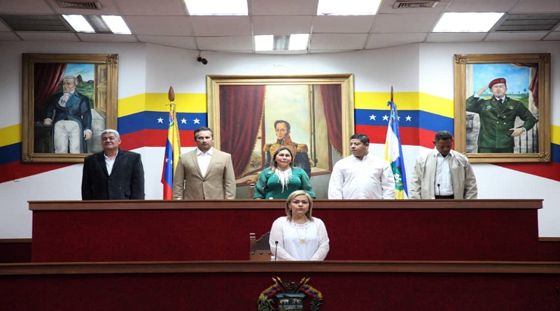 Exaltan labor de maestros guariqueños con acto en el Consejo Legislativo