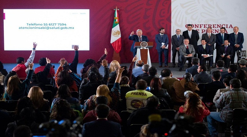 Presidente de México ofrece 4.000 puestos de trabajo a caravana de migrantes que partió de Honduras
