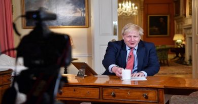Primer ministro británico firma acuerdo del Brexit