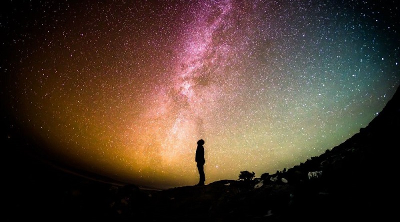 Astrofísicos estudian la existencia de grietas en el espacio-tiempo