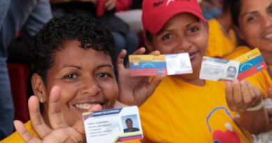 Presidente Maduro: 18 millones de venezolanos y venezolanas con el Carnet de la Patria enfrentamos la guerra económica