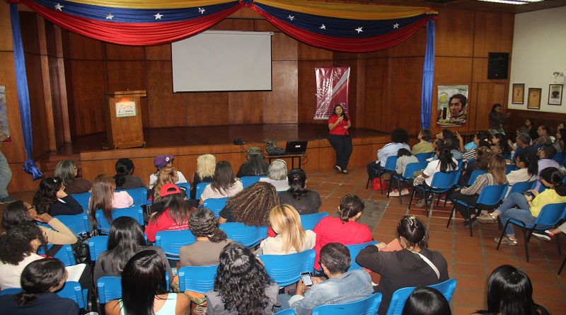 Mujeres venezolanas logran paridad de género en la ciencia a diferencias de otros países