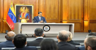 Presidente Maduro ofrece rueda de prensa con medios de comunicación por demanda ante CIP