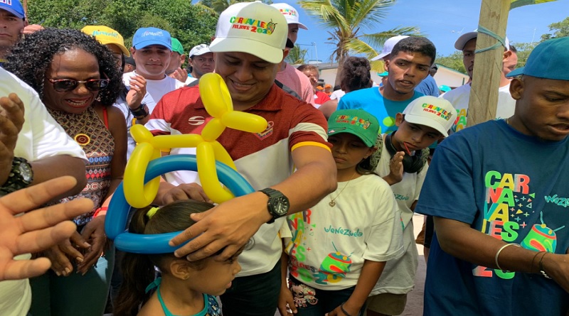 Ministro Infante activó Festival Playero en el país