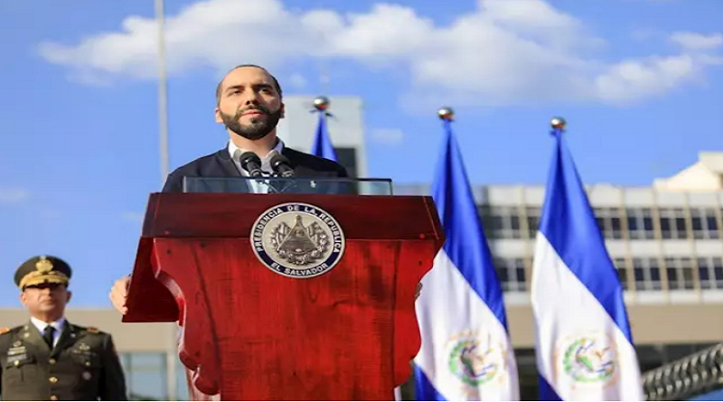 Bukele da una semana de plazo para aprobar préstamo en un Parlamento tomado por militares