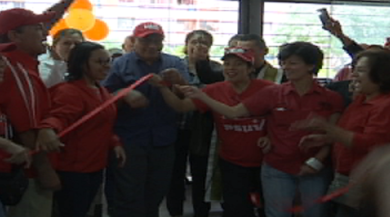 Habitantes de la Ciudad Socialista Tiuna disfrutan de la Farmacia Comunitaria número 20 en Caracas